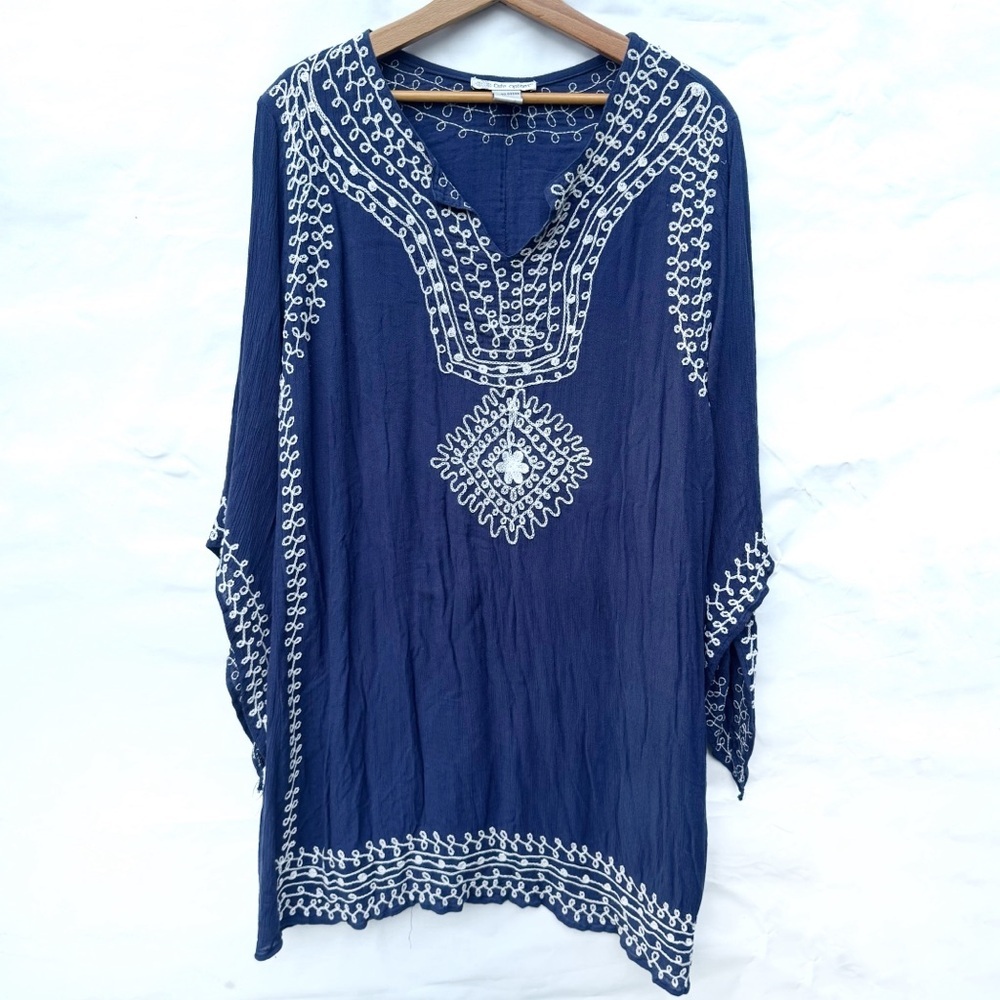 Cute options // blue, white embroidered gauzy tunic size large jun1